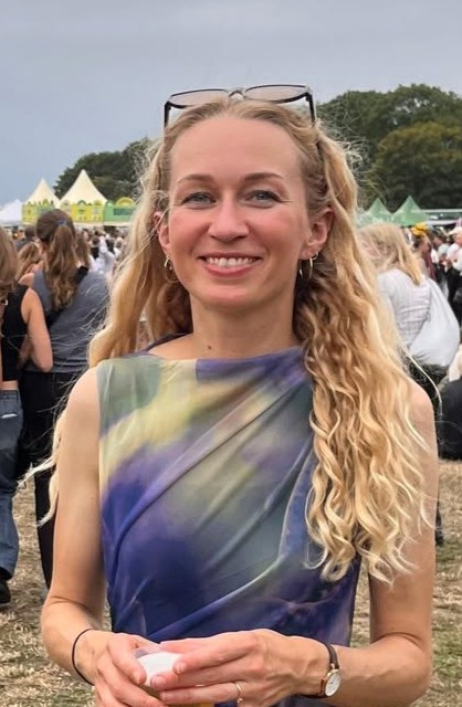 Portræt af Ellen, kunstneren bag ESH Farveflor